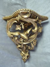 SUPERBE SELLETTE DE COIN, ANCIENNE, en bois doré: L'OISEAU ET LE SERPENT.