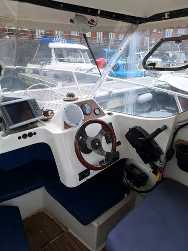 Quicksilver 620 Pilothouse With Mariner 80 Hp Engine - Picture 6 of 9