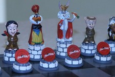 1990 Looney Tunes Chess Set in excellent condition, pieces are unblemished.