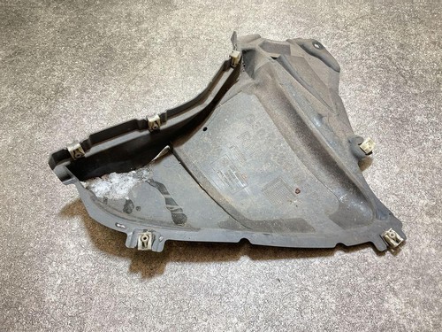 BMW 5 G30 Bodenschutz der Frontstoßstange 8060032 2.00 2018 33814191