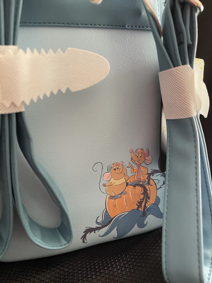 Mini Mochila Loungefly Disney Cenicienta en Vestido Azul NUEVA Con Etiquetas Foto 4 de 4
