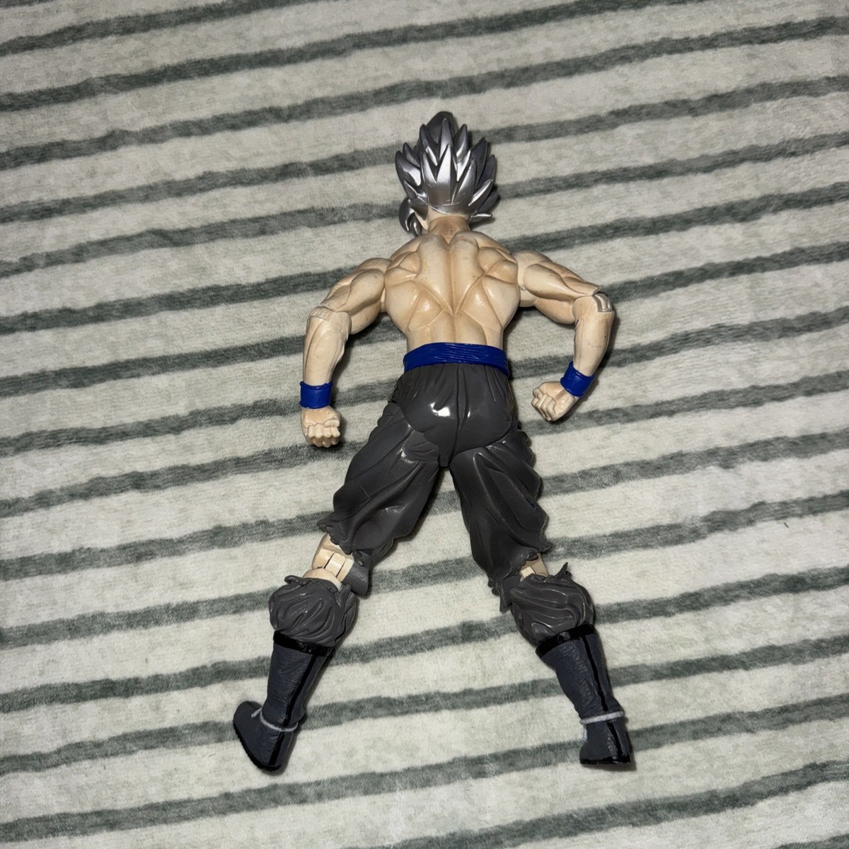 Battle Damaged SS Goku Dragon Ball Z Limited Movie Collection