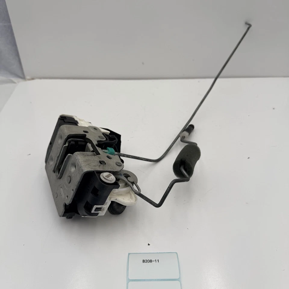 2008 Jeep Liberty Limited Lock 2696K Left SideB208-11 - Image 3 of 4