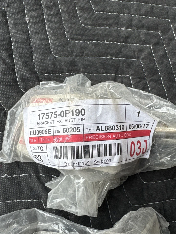 Juego de soporte de suspensión trasero sistema de escape Lexus RX350 2016-2022 OEM izquierda y derecha Foto 3 de 4