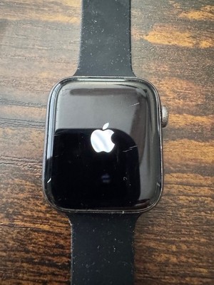 Apple Watch Series 4 (GPS only) 44mm Space Gray Fair to Good Condition