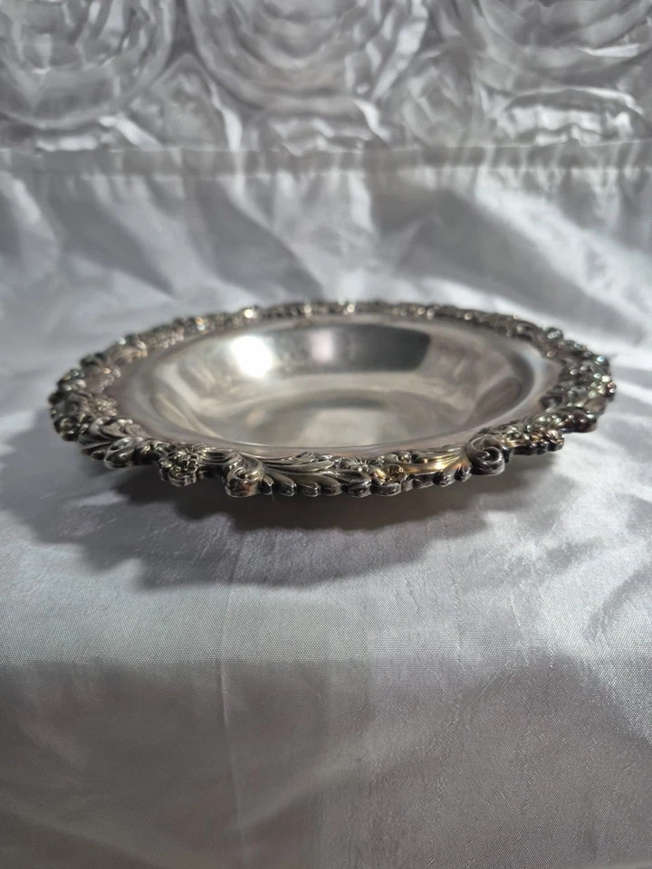 Tigela de servir vintage Reed & Barton Burgandy #2305 padrão prata 7"    - Imagem 2 de 4