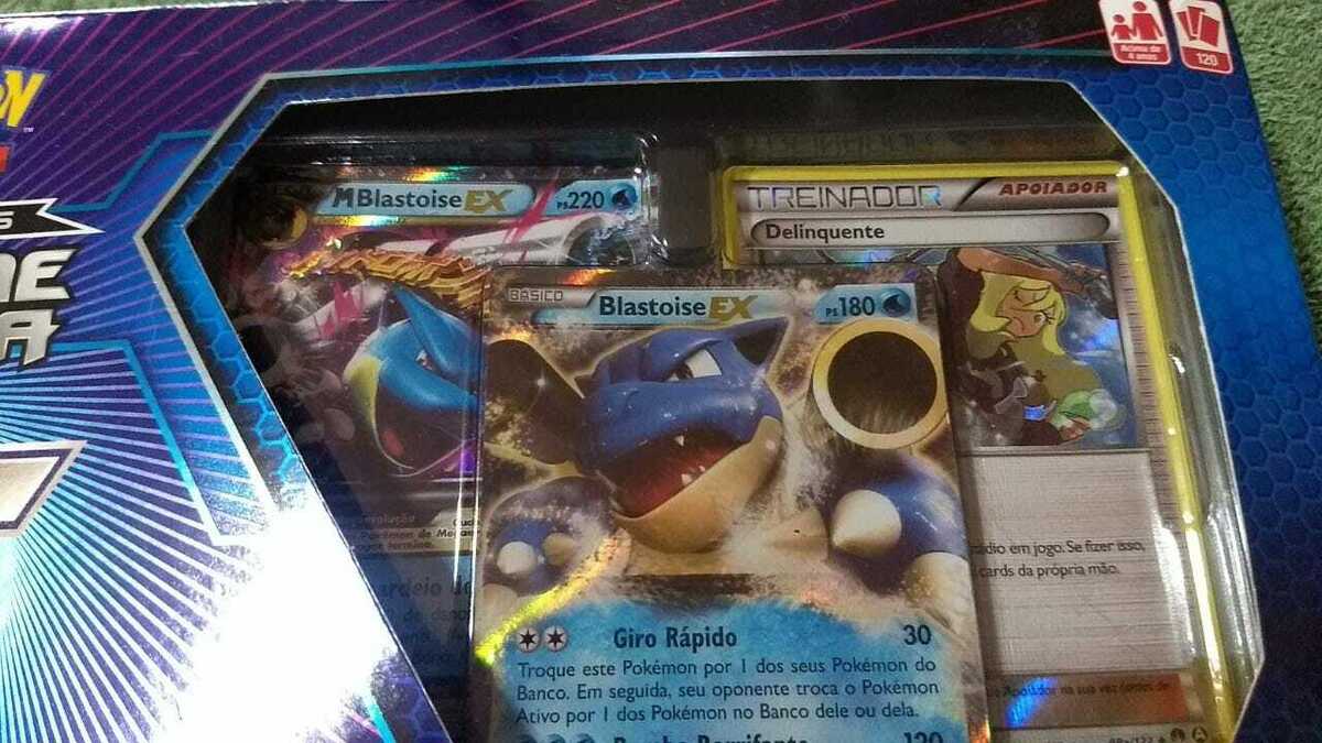 Deck Mega Charizard Y: Explosão de Combustão!