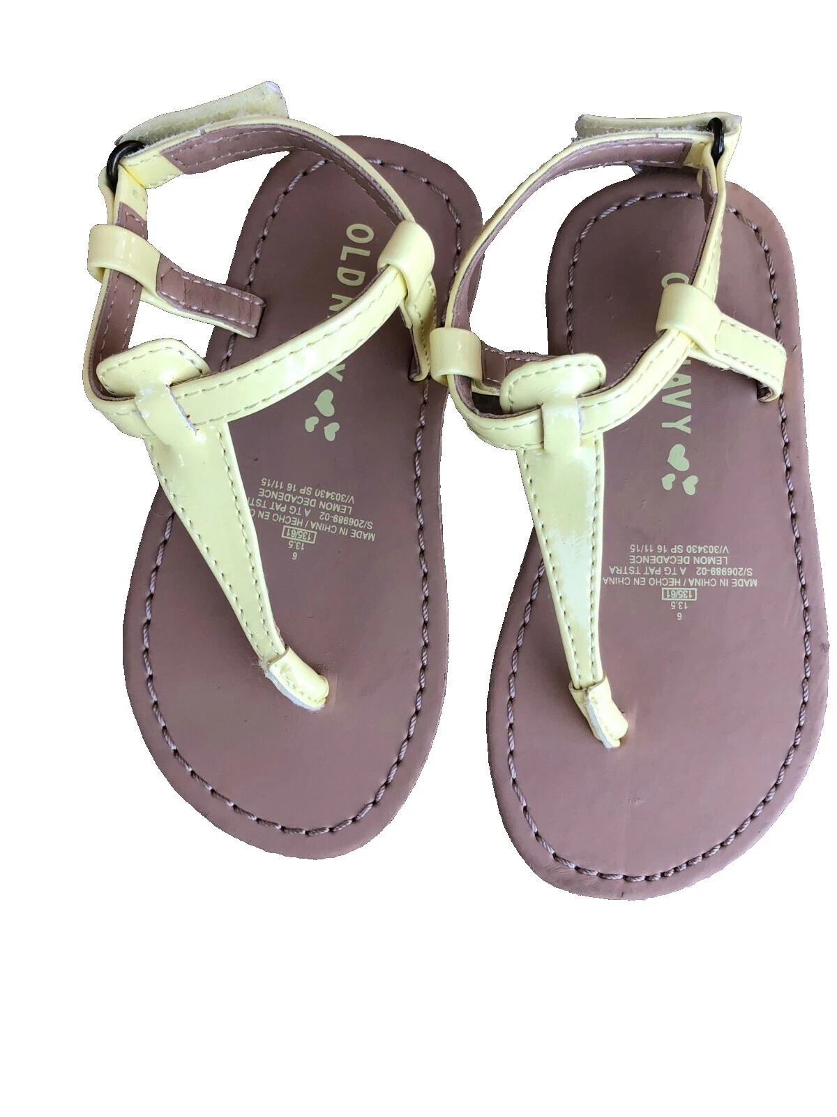 Старая синяя лакированная кожаная детская обувь