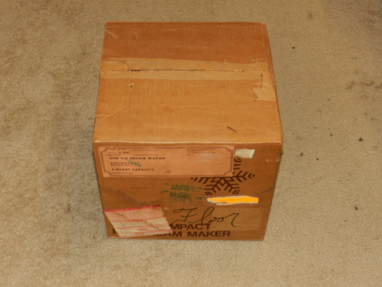 VINTAGE Dolly Madison Electric Ice Cream Freezer Maker 4 Quart NEW