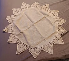 Vintage Tabletop Centerpiece Doily Round 28" Beige/Tan Flower Design