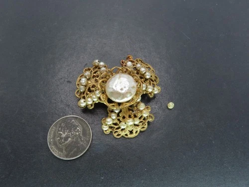 Vtg Miriam Haskell Gold Tone & Faux Pearls Brooch, 16.2g