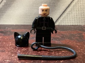 LEGO DC Batman: Minifigure Cat Woman bat003 2006 From Set #7779 With Whip Weapon