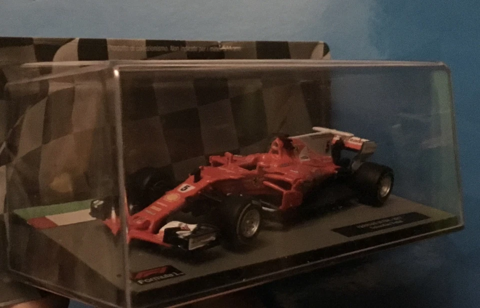 p 398 - Scala 1/43 - FORMULA 1 - FERRARI SF70H di Sebastian Vettel (2017) - Immagine 4 di 4
