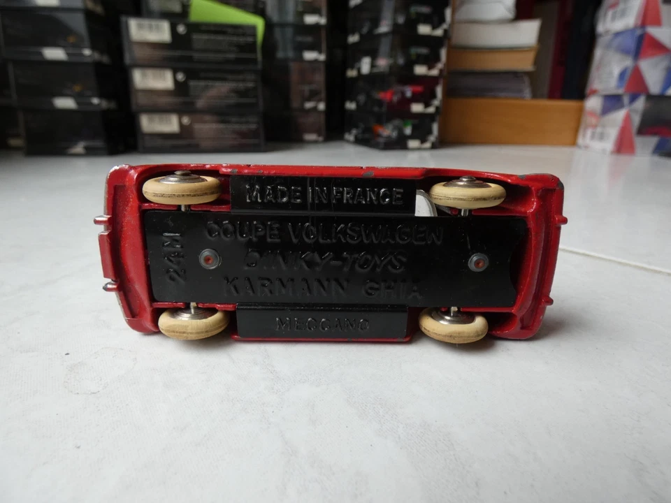 Volkswagen Coupé Karmann Ghia 24M Dinky Toys 1/43 Giocattolo Antico Originale - Immagine 4 di 4