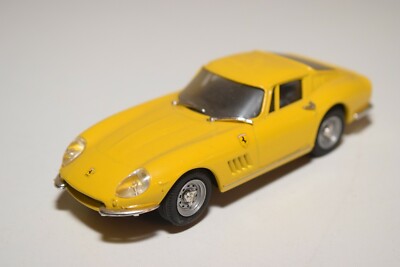 Norev - Ferrari 275 GTB 4, couleur jaune, neuf en boite oreille ref 142, Vente aux enchères : Jouets - Trains - Poupées - Automates