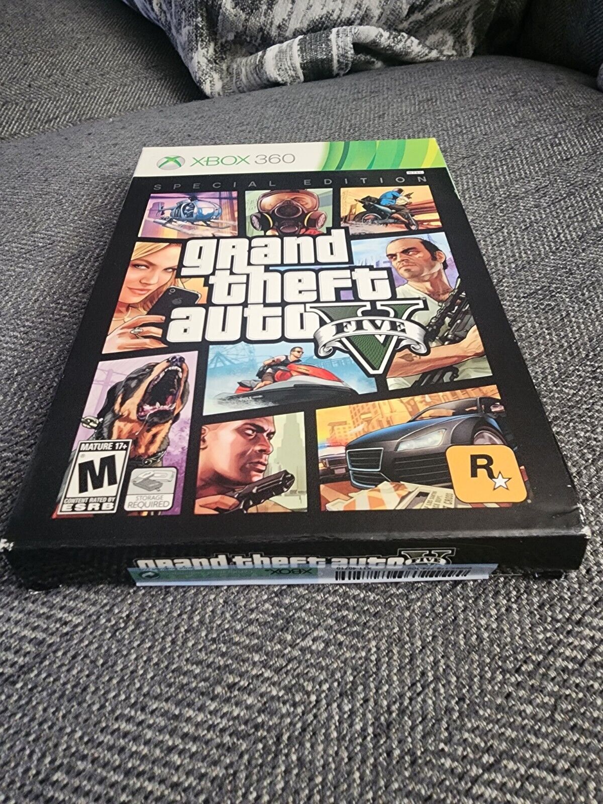 Grand Theft Auto V Special Edition Xbox 360 Game : : Everything  Else