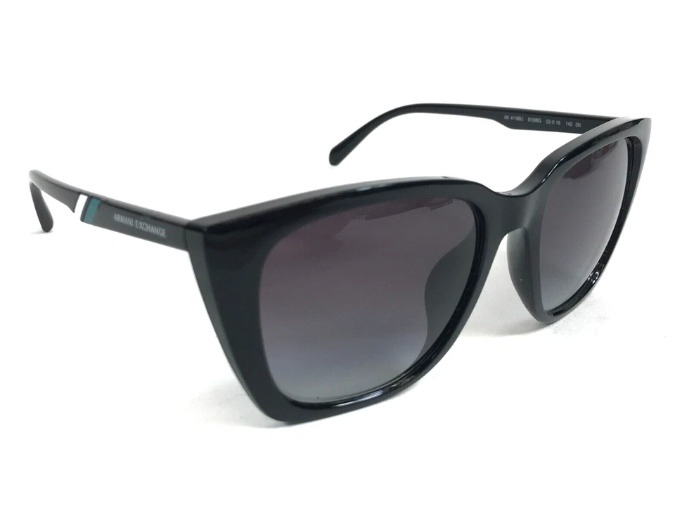 Gafas de sol Armani Exchange AX4116SU 81588G negras marcos mariposa gris degradado Foto 4 de 4