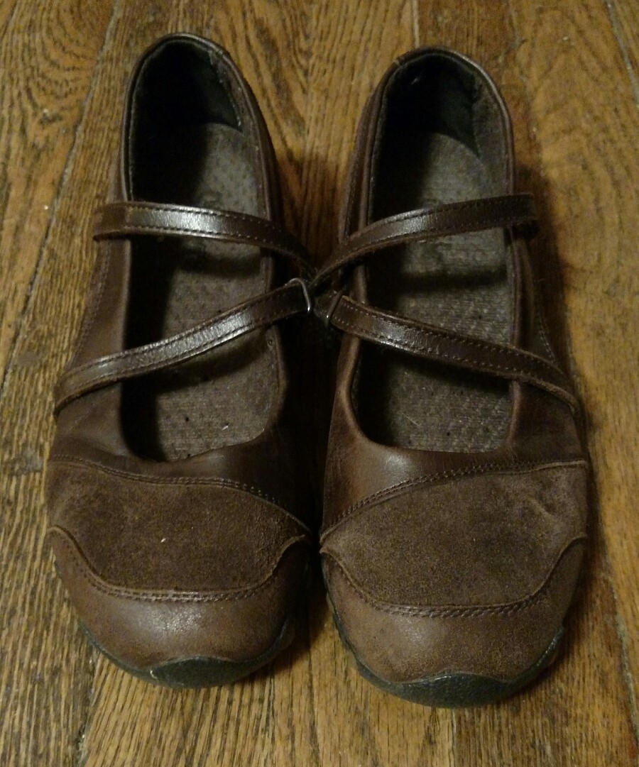 Skechers Women's Brown Leather Mary Jane Shoes Size 6… Gem