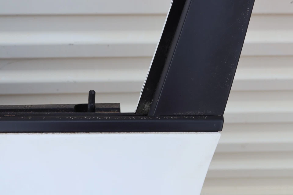 BMW 535I E60 2008-2010 carcasa de puerta delantera izquierda lado del conductor blanco alpino 3 OEM Foto 3 de 4