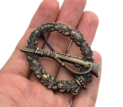 GERMAN ARMY WW2 1957 Issue German Infantry Assault Badge in Bronze