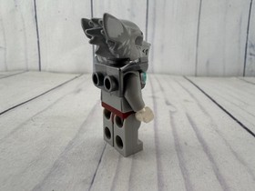 Lego Chima Minifigure - Worriz Wolf Silver Heavy Armor (loc072)