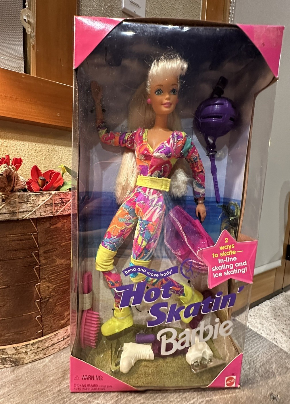 Hot Skatin&rsquo; Barbie Doll 1994 Mattel Vintage NRFB Ice Skati