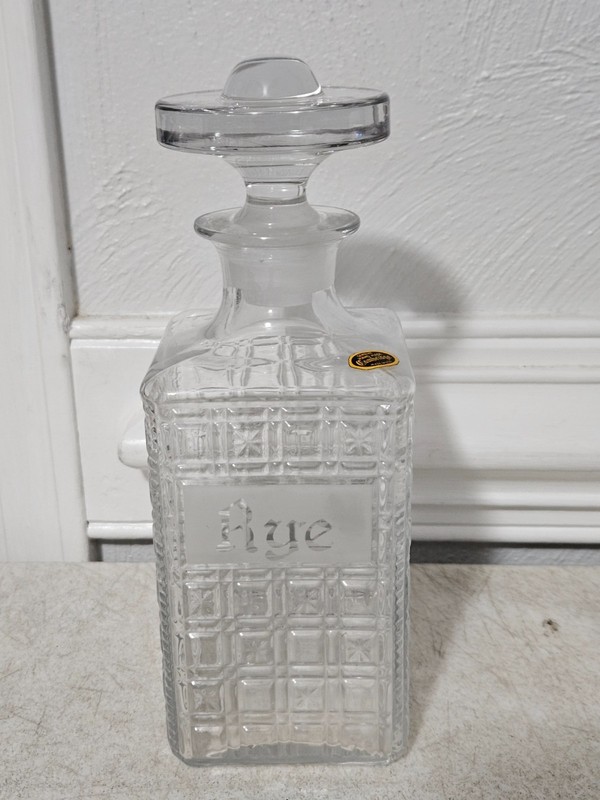 VINTAGE CAMBRIDGE GLASS RYE DECANTER