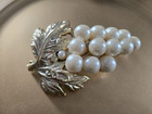 Vintage Hair Clip -Gold Tone Faux Pearl Grapes - Grape Cluster w Leaves -XLarge — photo 9