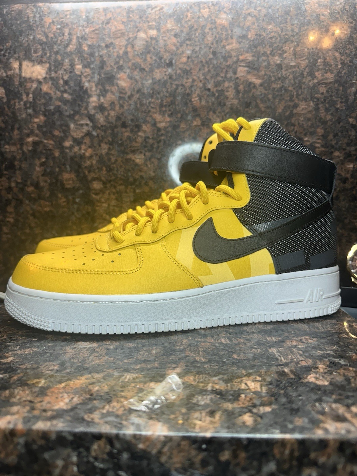 SAOLA Nuovo! Rare Nike Air Force 1 High 07’ Giallo Ocra Nero AV8364 700 Uomo Taglia 10