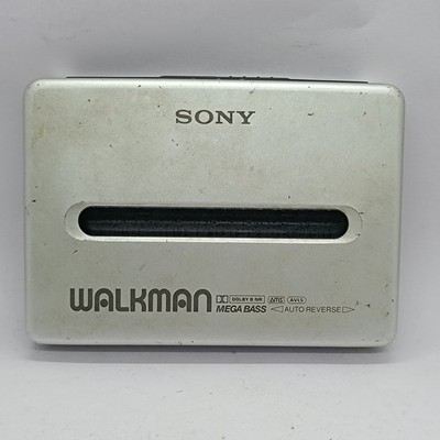 SONY WM-FX877 1999 Radio Walkman Vintage Cassette Player For Parts