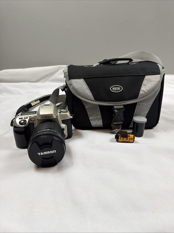 Working Nikon N60 35mm Film Camera w/ AF Nikkor 28-200mm Lens  Bag