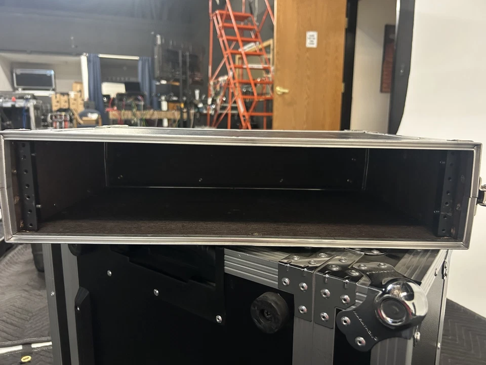 Estuche de montaje en rack 2 - negro Foto 2 de 3