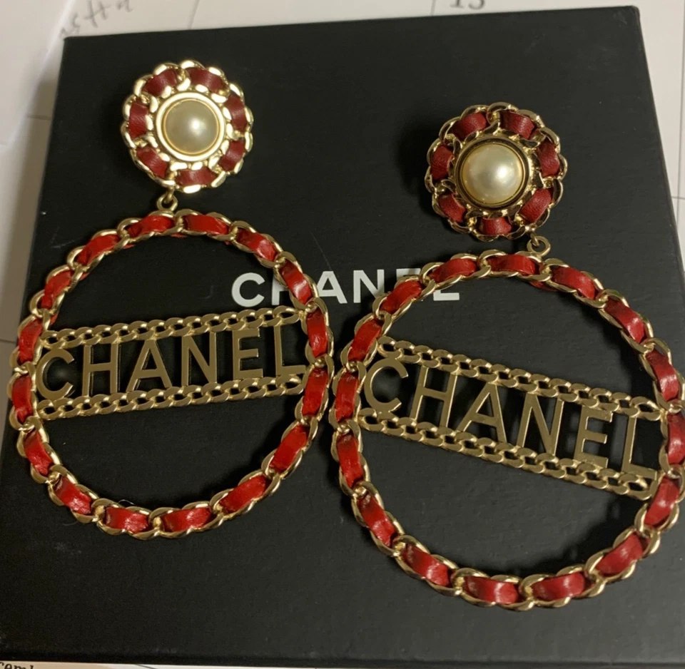 Chanel Red Leather and Gold Chain CHANEL Hoop Pearl Earrings - Image 3 of 4