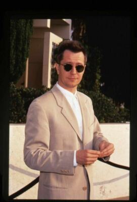 Gary Oldman Striking Candid Pose Suit Shades Original 35mm Transparency 