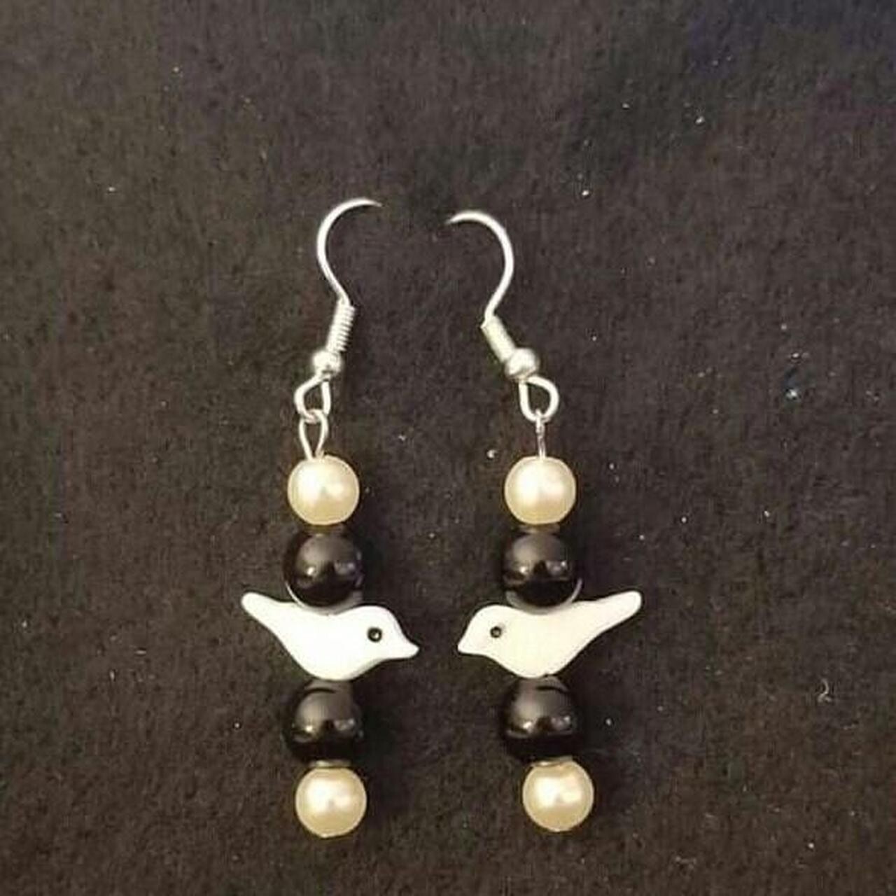 Stylish and Trendy Earrings for Every Occasion-image