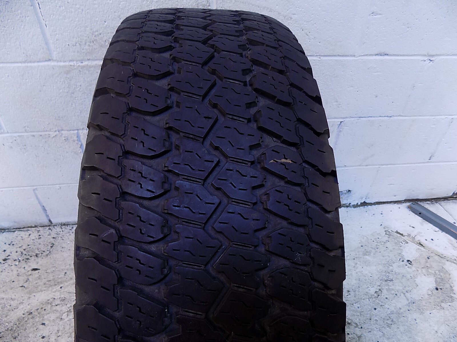 Goodyear Wrangler At S 265 70r17 Tire For Sale Online Ebay