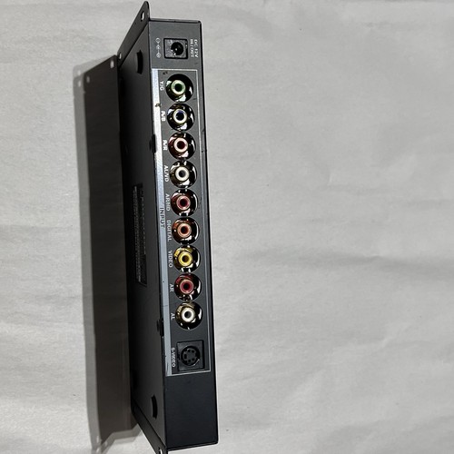 CALRAD 40-934M 1x5 Universal Amplifier With Cord - Picture 4 of 8