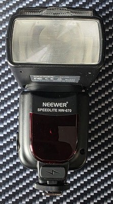 Neewer Speedlite NW-670 Blitz | für Canon | LCD | automatisch / manuell