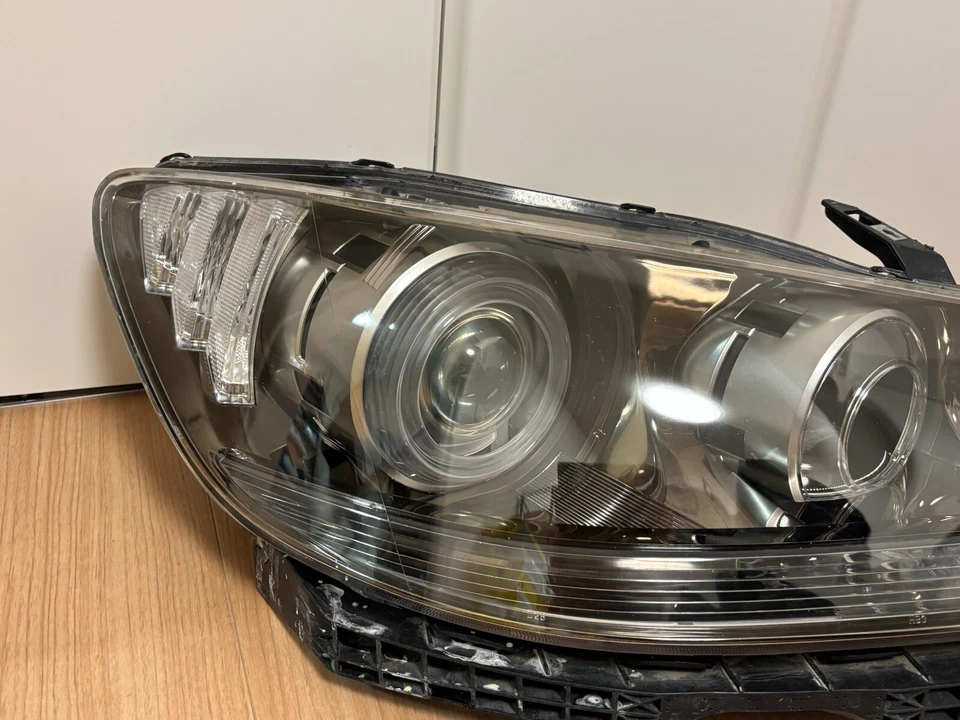 Acura Genuine RL Honda Legend KB1 2005-2007 HID Xenon Headlight Lamp Pair OEM - Image 2 of 4