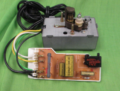 DUAL MOTOR FOR CS 505-3 TURNTABLE MOTOR WITH PULLEY , PCB & CORD--WORKS GREAT