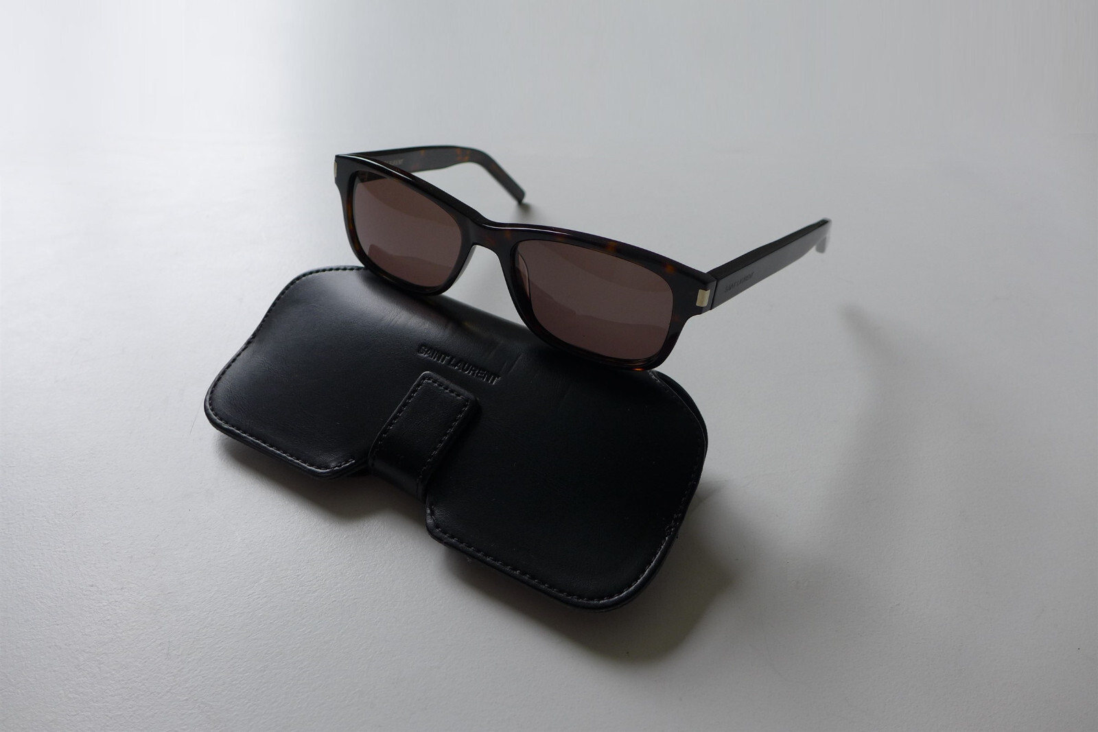 Occhiali da sole Saint Laurent SL 35 in acetato tartaruga Nuovi