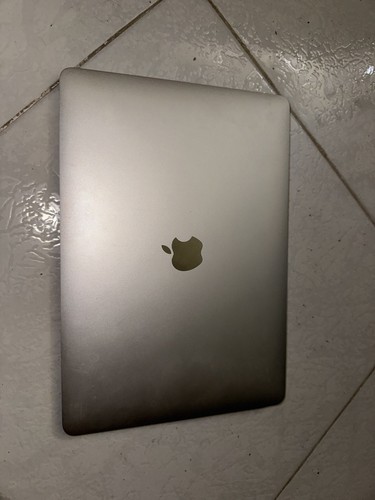 Apple MacBook Air 13" (256GB SSD, M1, 8GB) Laptop - Argento - MGN93T/A... - Foto 3 di 6