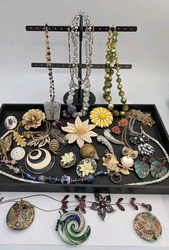 Mostly Vintage Costume Jewelry Lot Enamel Glass Lucite Flowers Animals Ect 30 Pc