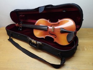 Vintage Viola 16 1/2 Reghin 1990's Made in Romania with Case No Bow Estate Item