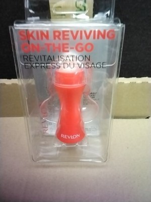 Revlon Skin Reviving On The Go Beauty Tool Reviving Roller Red