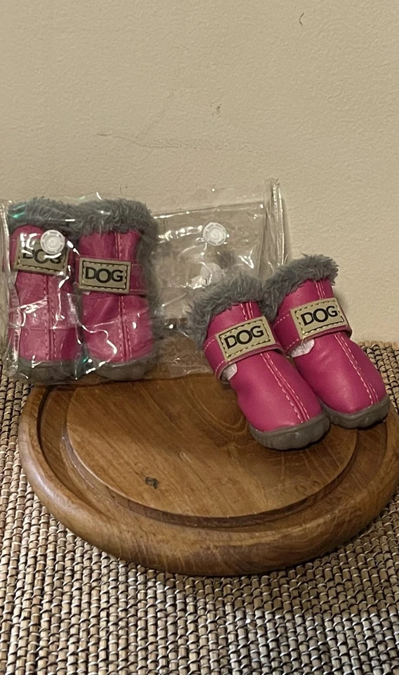 Botas de Nieve para Perros Rosa Impermeables Invierno Perro Cálidas Zapatos de Piel Antideslizantes Nunca Usadas Foto 3 de 4