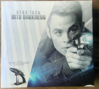 Star Trek Into Darkness Blu-Ray 3-D Combo Pack Phaser Limited Gift Set New