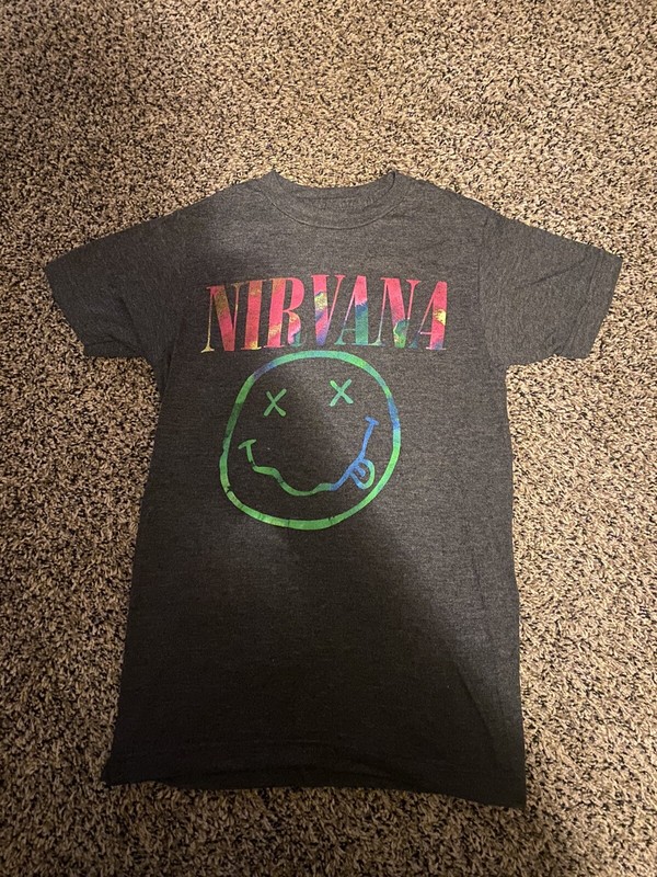 Nirvana Rainbow Gray T-Shirt Women’s Size XS L👀K!!🔥🔥