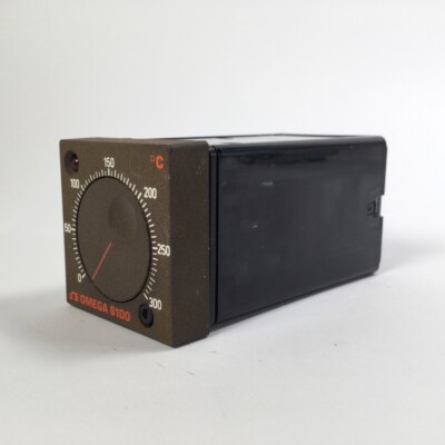 Omega Engineering 6102-J-0/300C Temperature Controller 220V 50/60Hz Regler Ne...