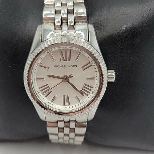 Stainless Steel Analog Quartz Watch 